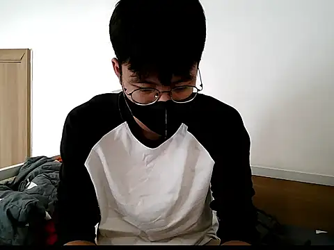 Gwencloudy online show from 10-18-25, 08:37