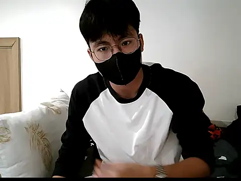 Gwencloudy online show from 10-21-25, 07:09