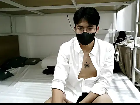 Gwencloudy online show from 12-20-25, 03:13