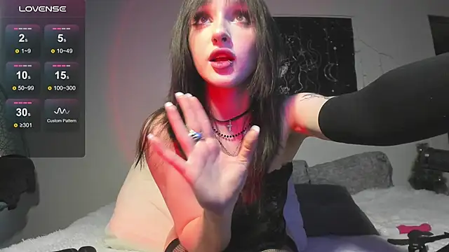 JuliaVangg 19 online show from 04-14-26, 02:28