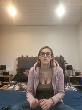 Madame Callie online show from 05-17-26, 05:53