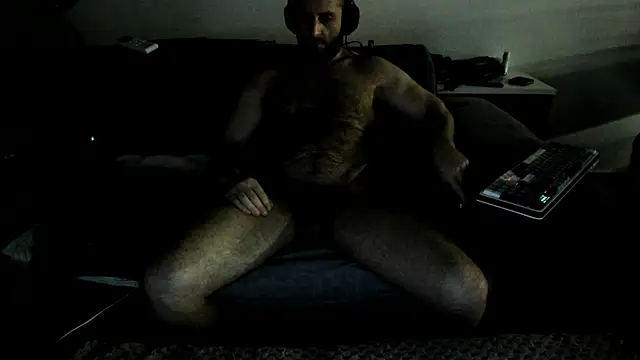 Hugealphabeast online show from 11-22-25, 09:03