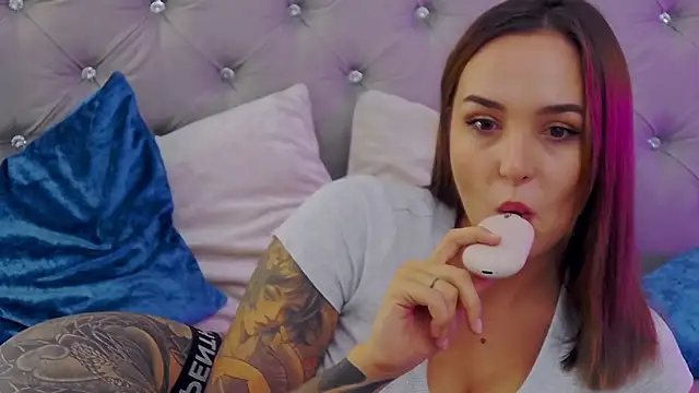 MeIisaLove online show from 09-11-25, 08:20