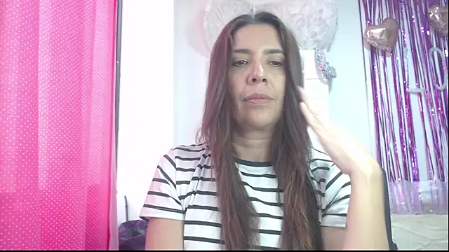 Victoria meester online show from 02-19-25, 04:11