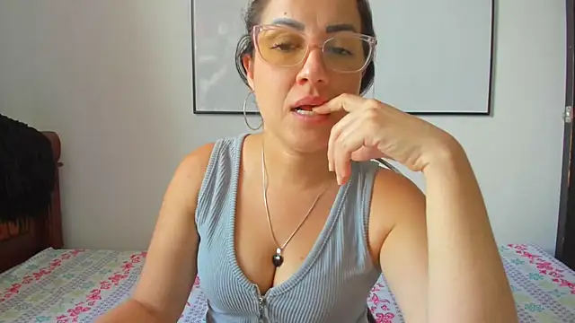 Snapshot of squirttati33 chatting on 07-27-26, 04:03 squirttati33 online show from 07-27-26, 04:03