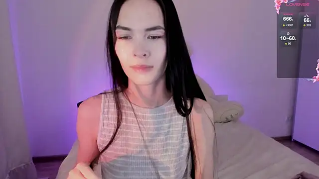 Snapshot of 666kisses chatting on 12-19-24, 02:12 666kisses online show from 12-19-24, 02:12