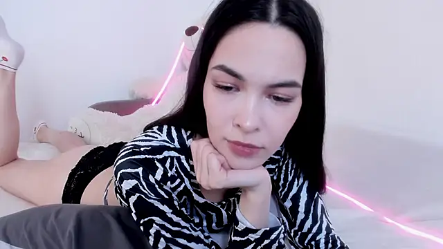 Snapshot of 666kisses chatting on 03-15-25, 07:20 666kisses online show from 03-15-25, 07:20