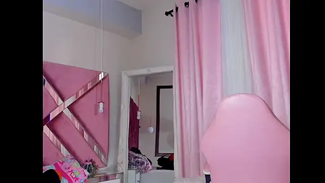 Snapshot of sexy_sofia_xx chatting on 02-11-25, 10:15 sexy sofia xx online show from 02-11-25, 10:15