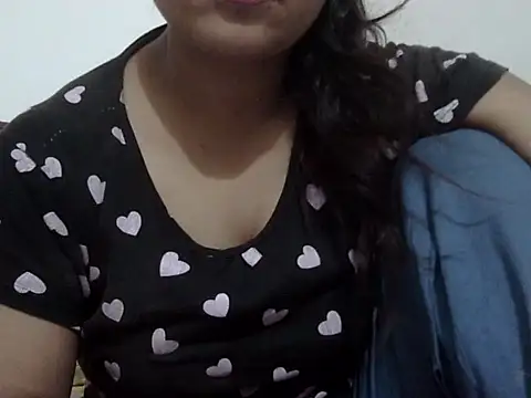 shekira99 online show from 10-08-25, 07:55