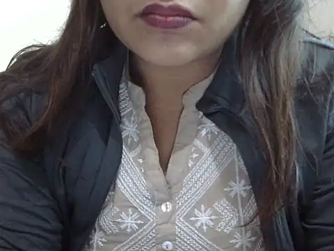 Snapshot of shekira99 chatting on 01-09-26, 04:48 shekira99 online show from 01-09-26, 04:48