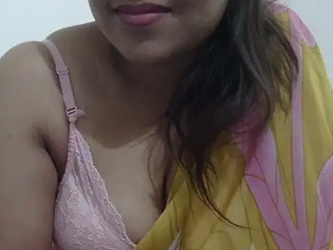 Snapshot of shekira99 chatting on 02-06-26, 02:38 shekira99 online show from 02-06-26, 02:38