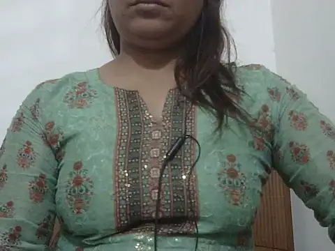 Snapshot of shekira99 chatting on 02-17-26, 08:48 shekira99 online show from 02-17-26, 08:48