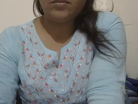 Snapshot of shekira99 chatting on 03-06-26, 03:41 shekira99 online show from 03-06-26, 03:41