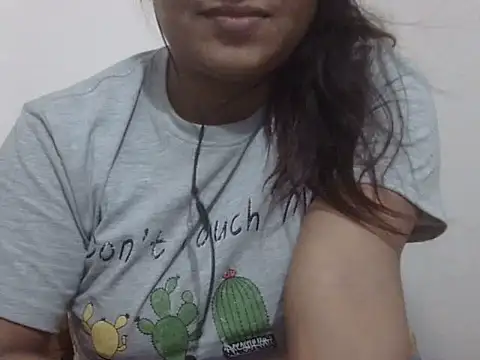 Snapshot of shekira99 chatting on 03-12-26, 07:53 shekira99 online show from 03-12-26, 07:53