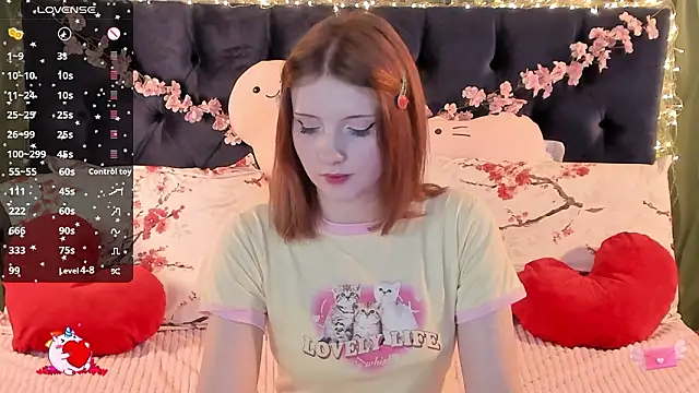 Snapshot of AliceLanley chatting on 02-10-26, 02:10 AliceLanley online show from 02-10-26, 02:10