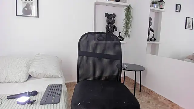 valerycolins online show from 09-19-25, 02:13