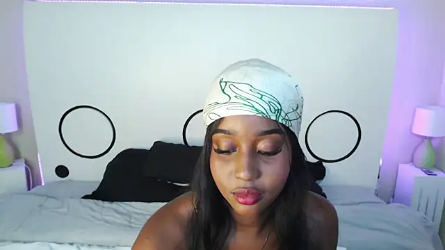 MichaelaCox online show from 09-10-25, 04:29