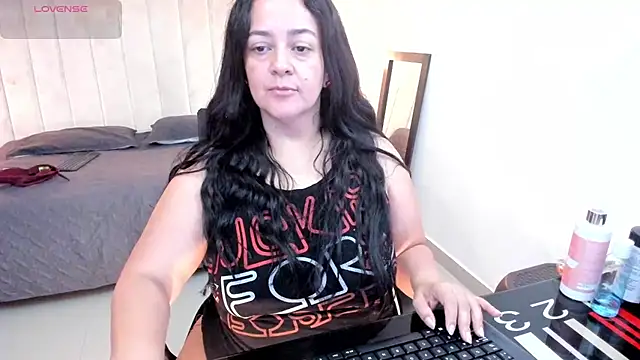 lucia vonne  online show from 02-28-26, 09:16