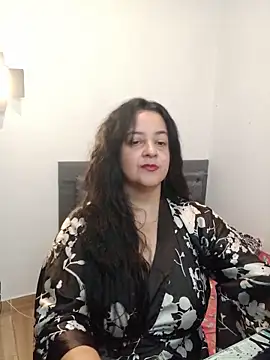 Snapshot of lucia_vonne_ chatting on 06-15-26, 12:02 lucia vonne online show from 06-15-26, 12:02