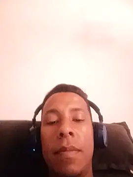 jhonjhon2131 online show from 05-09-26, 06:57