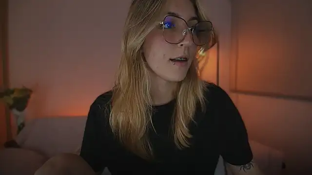 Dakotaa  online show from 09-21-25, 04:14