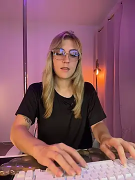 Dakotaa  online show from 03-25-26, 01:11