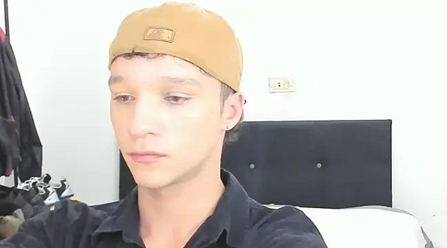 Snapshot of angelcortes chatting on 01-07-25, 08:52 angelcortes online show from 01-07-25, 08:52