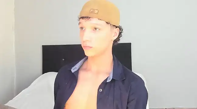 Snapshot of angelcortes chatting on 03-11-25, 01:37 angelcortes online show from 03-11-25, 01:37