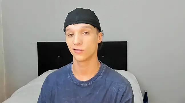 Snapshot of angelcortes chatting on 03-21-25, 11:55 angelcortes online show from 03-21-25, 11:55