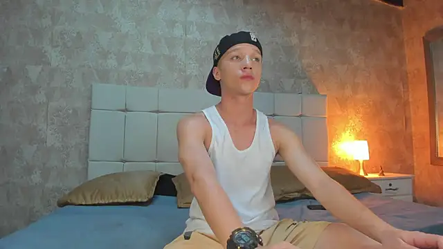 Snapshot of angelcortes chatting on 11-19-25, 11:21 angelcortes online show from 11-19-25, 11:21