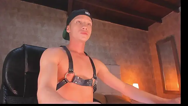 Snapshot of angelcortes chatting on 11-24-25, 11:54 angelcortes online show from 11-24-25, 11:54