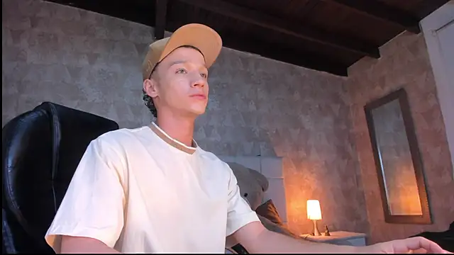 Snapshot of angelcortes chatting on 11-25-25, 11:54 angelcortes online show from 11-25-25, 11:54