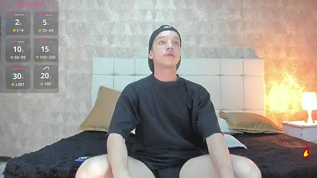 Snapshot of angelcortes chatting on 12-14-25, 04:40 angelcortes online show from 12-14-25, 04:40