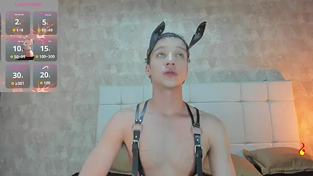 Snapshot of angelcortes chatting on 12-15-25, 01:21 angelcortes online show from 12-15-25, 01:21