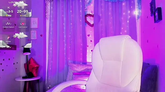 CoralineRicce  online show from 02-25-25, 08:14