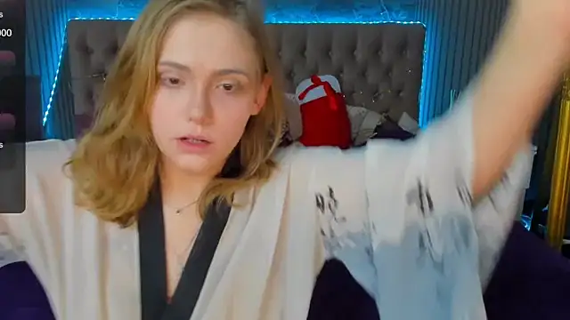 Snapshot of DellaRowe chatting on 01-03-25, 11:25 DellaRowe online show from 01-03-25, 11:25