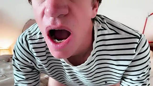 Snapshot of smoothboyx chatting on 12-03-24, 12:27 smoothboyx online show from 12-03-24, 12:27