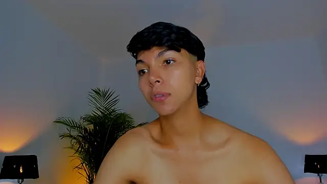 xhenisa  online show from 09-23-25, 09:18