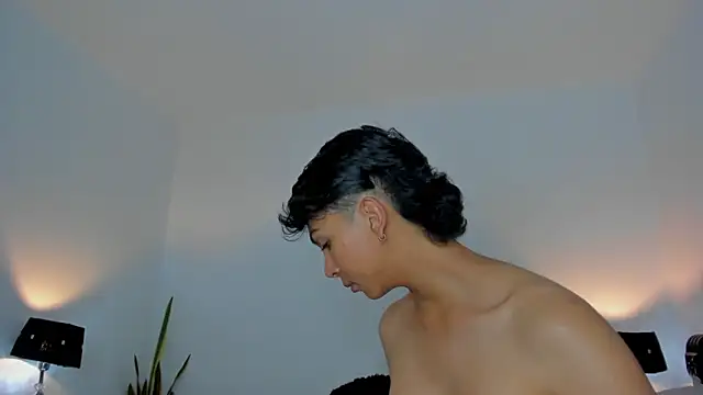 xhenisa  online show from 02-27-26, 02:55