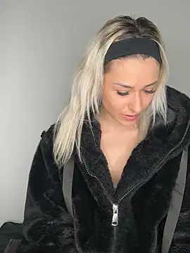 petrouchkaaa  online show from 01-12-25, 09:08