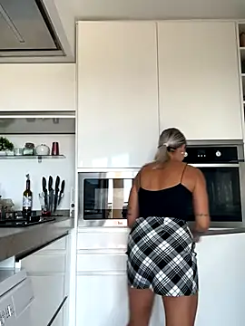 petrouchkaaa  online show from 09-15-25, 08:14