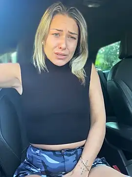 petrouchkaaa  online show from 10-18-25, 08:59