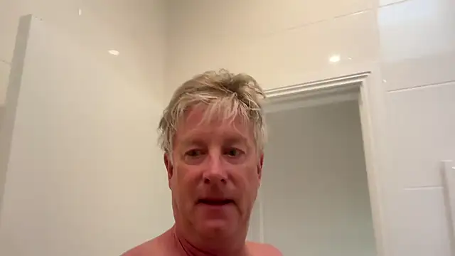 Snapshot of littleone01234 chatting on 03-11-25, 08:31 littleone01234 online show from 03-11-25, 08:31