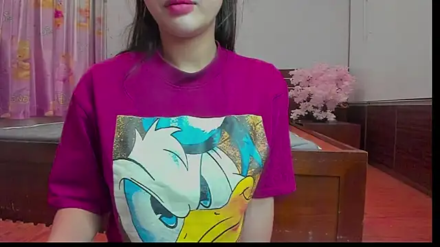 Snapshot of Mimini- chatting on 01-21-25, 01:22 Mimini- online show from 01-21-25, 01:22