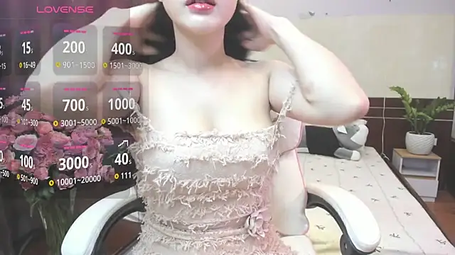 Snapshot of Mimini- chatting on 11-08-25, 04:12 Mimini- online show from 11-08-25, 04:12