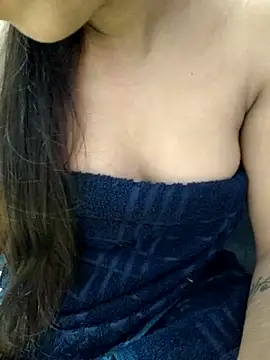 Snapshot of Roshni_98 chatting on 09-11-25, 06:46 Roshni 98 online show from 09-11-25, 06:46