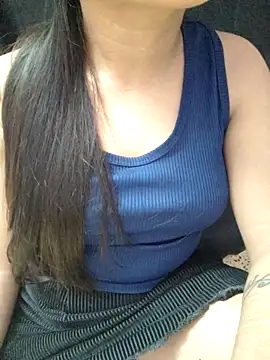 Snapshot of Roshni_98 chatting on 10-09-25, 06:39 Roshni 98 online show from 10-09-25, 06:39