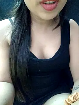 Snapshot of Roshni_98 chatting on 11-15-25, 07:05 Roshni 98 online show from 11-15-25, 07:05