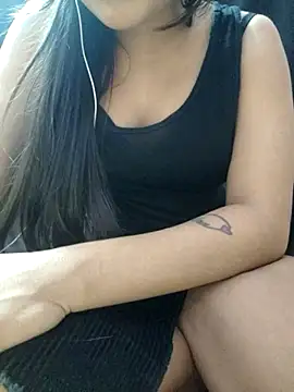 Snapshot of Roshni_98 chatting on 11-19-25, 07:47 Roshni 98 online show from 11-19-25, 07:47