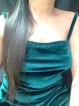 Snapshot of Roshni_98 chatting on 11-24-25, 04:34 Roshni 98 online show from 11-24-25, 04:34